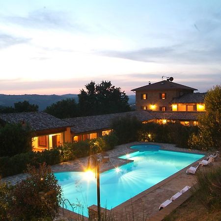 Готель Le Torracce Agriturismo Olistico Valfabbrica Екстер'єр фото