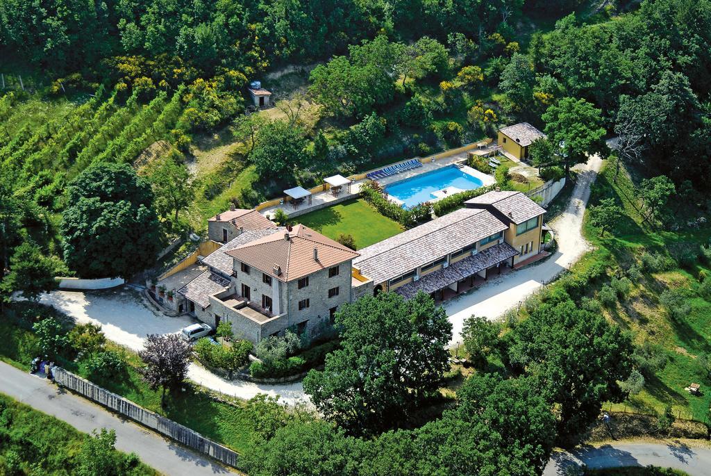 Готель Le Torracce Agriturismo Olistico Valfabbrica Екстер'єр фото