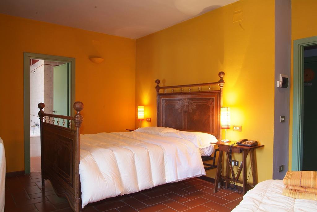 Готель Le Torracce Agriturismo Olistico Valfabbrica Екстер'єр фото