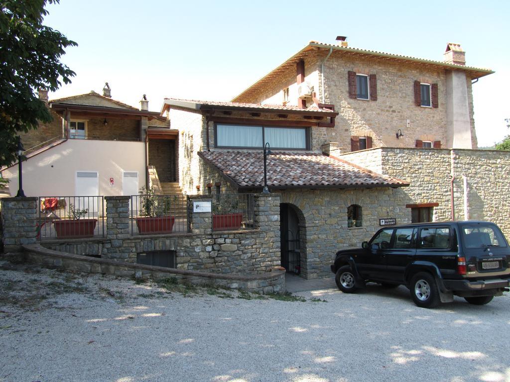 Готель Le Torracce Agriturismo Olistico Valfabbrica Екстер'єр фото