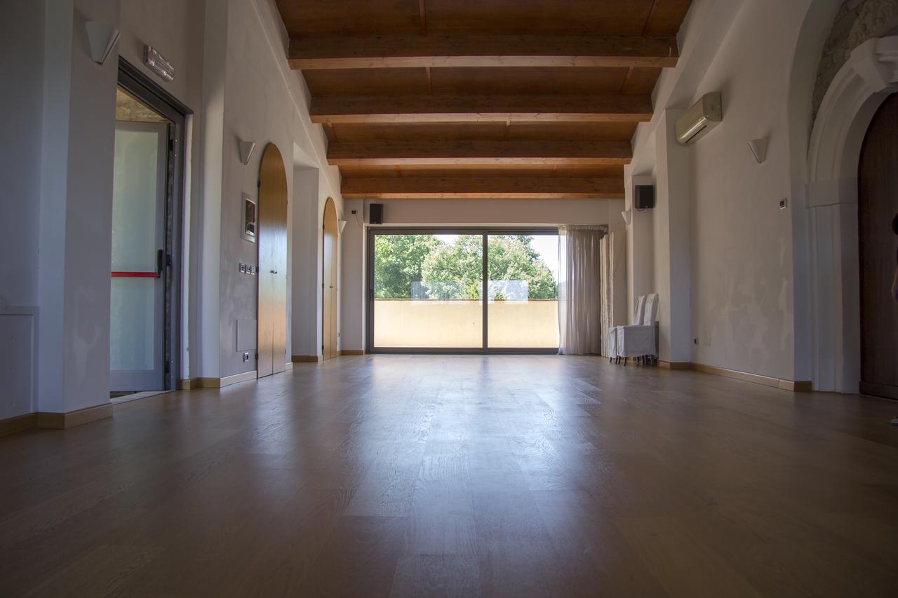 Готель Le Torracce Agriturismo Olistico Valfabbrica Екстер'єр фото